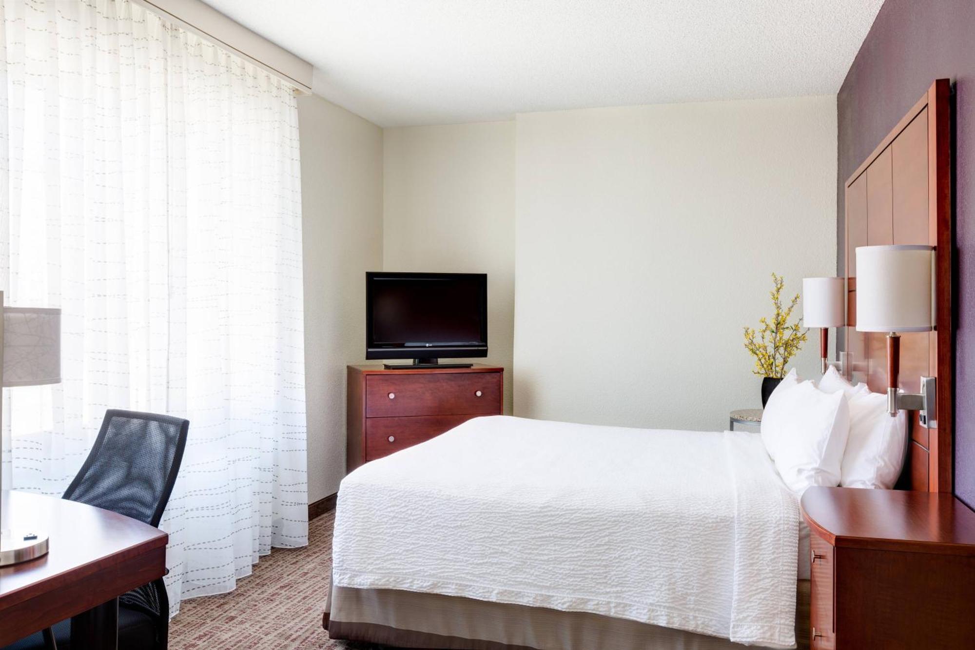 By Marriott Washington, D.c. Area Hotel 3*